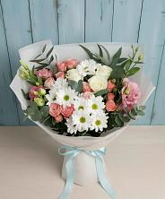 Букет нежный в Братовщине Букет цветов из: Розы, Лизиантусы и Хризантемы в Братовщине