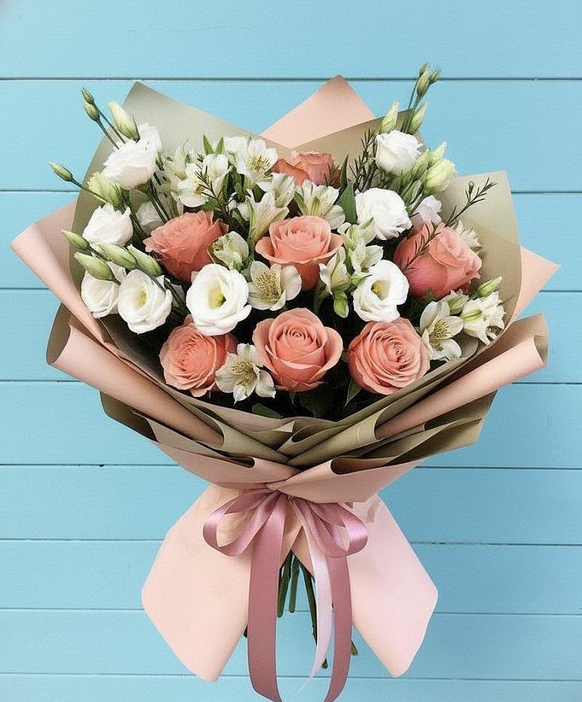 Букет цветов из: Розы, Альстромерии и Лизиантусы в Братовщине