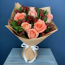 Букет Сплетённые любовью в Братовщине Букет цветов из: Розы и Альстромерии в Братовщине