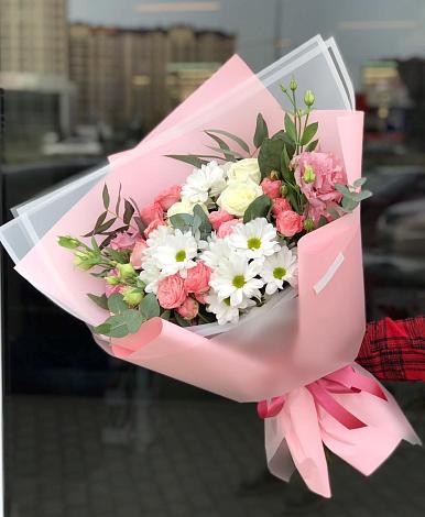 Букет цветов из: Розы, Лизиантусы и Хризантемы в Братовщине